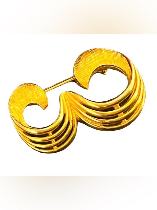 Coro Jewelry - 🔴Vintage Signed Coro Gold Open Swirl Brooch